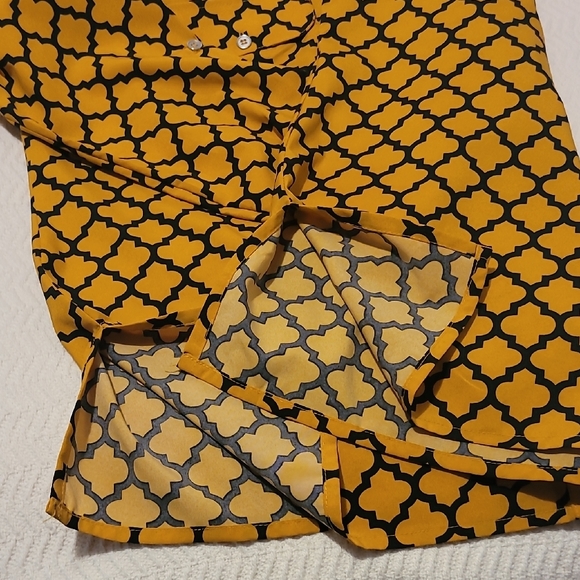 Notations Mustard and Black Geometric Shirt - Picture 3 of 5